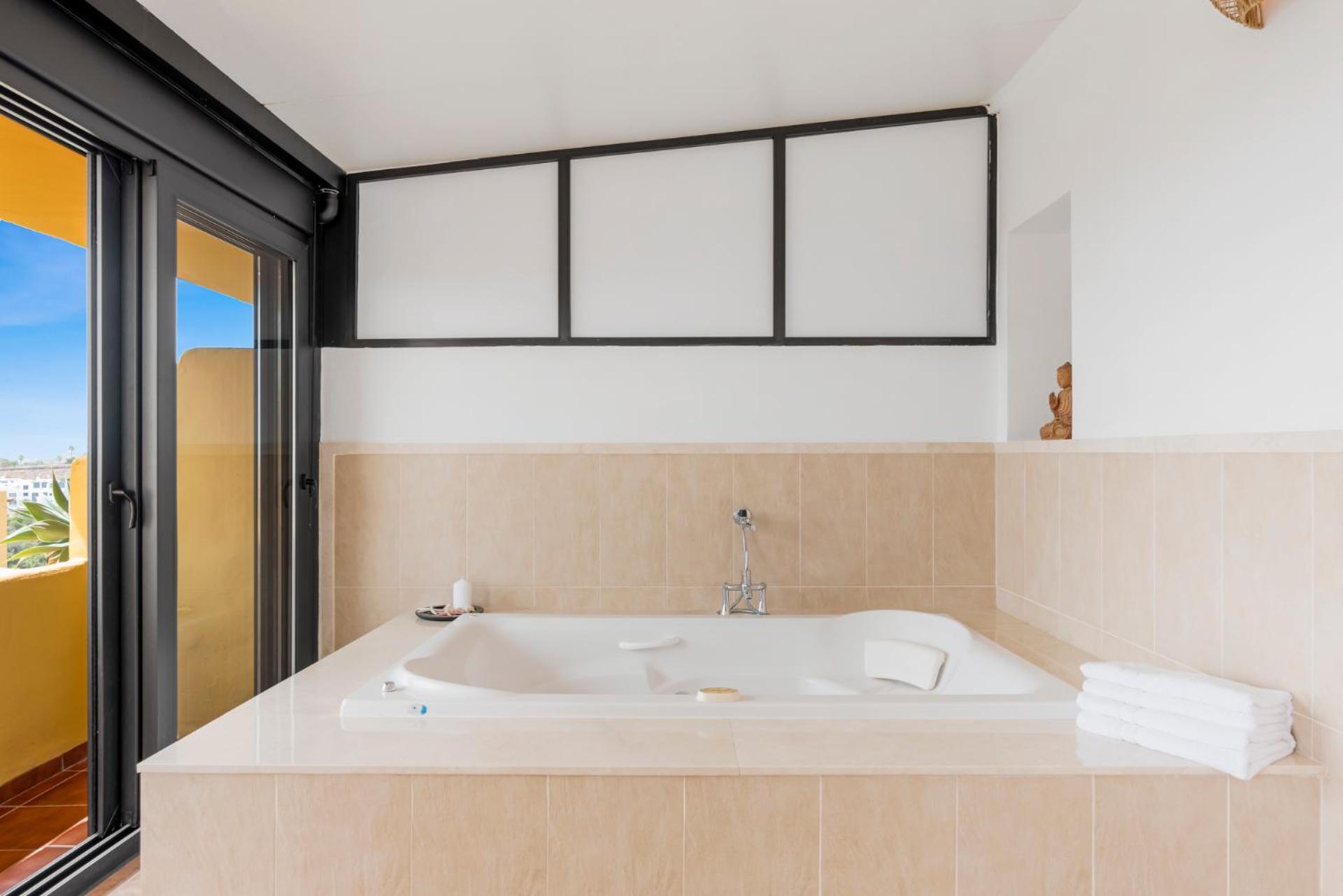 Sky And Sea Estepona Penthouse Exterior photo