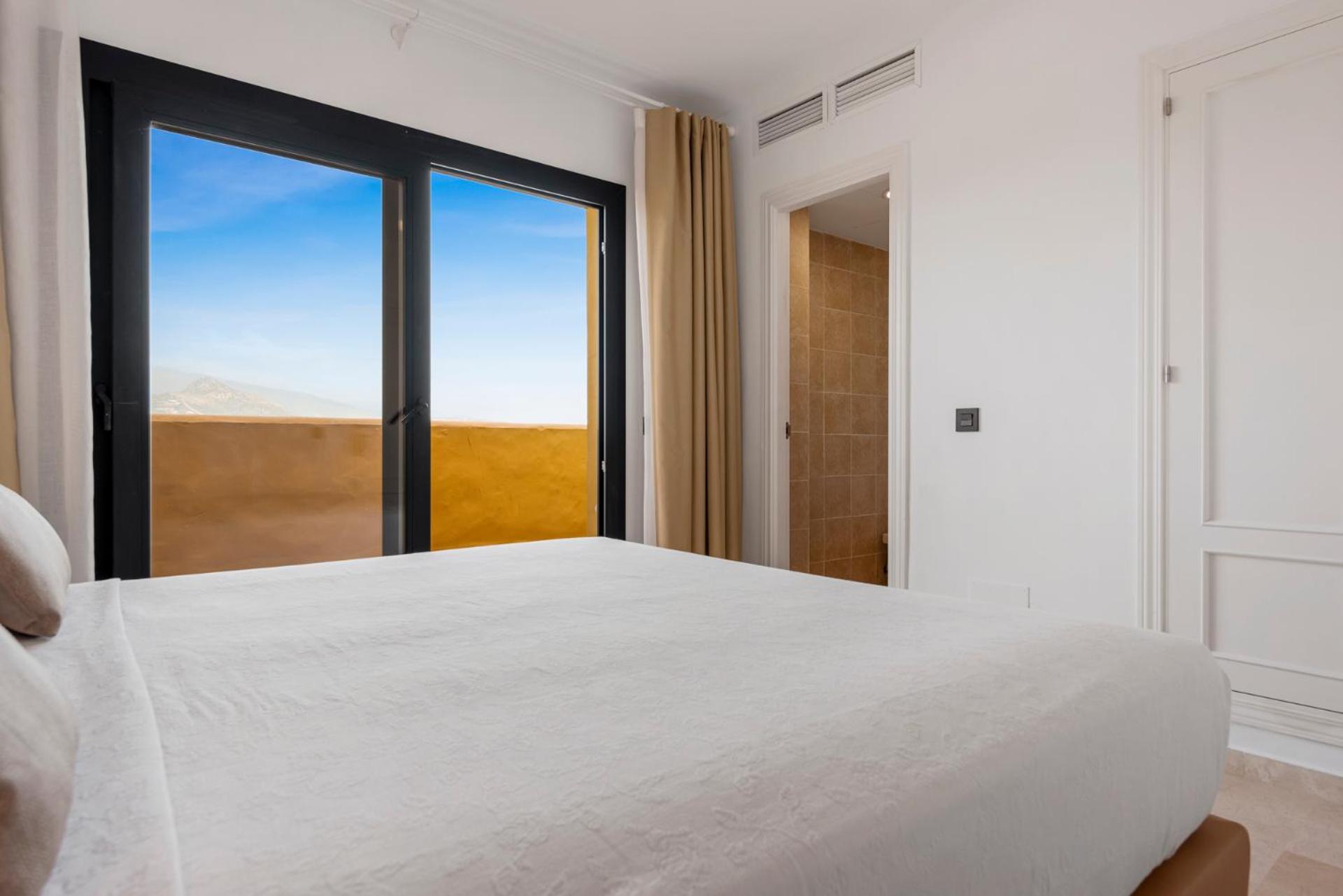 Sky And Sea Estepona Penthouse Exterior photo